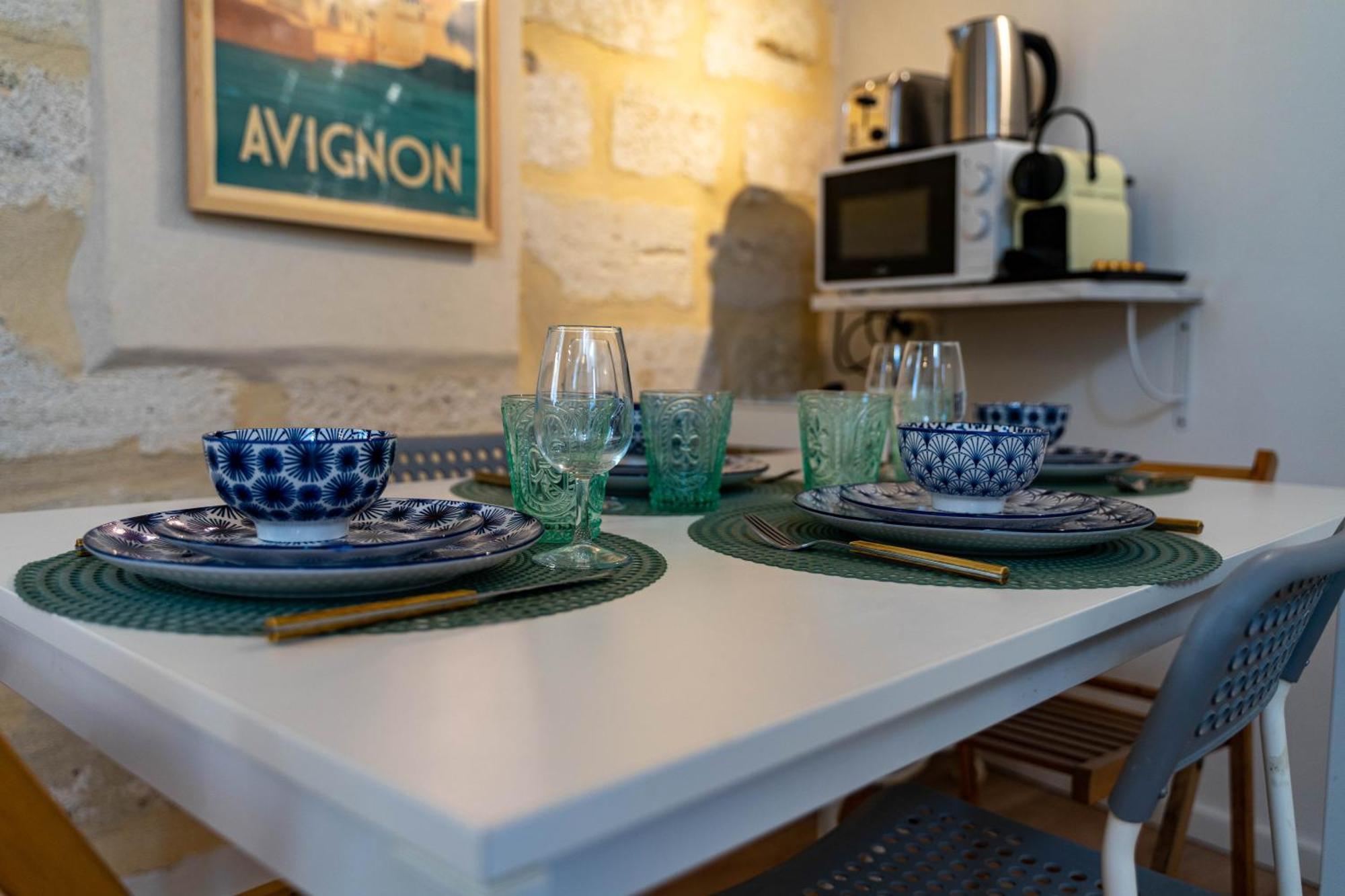 A L'ombre Des Papes Avignon